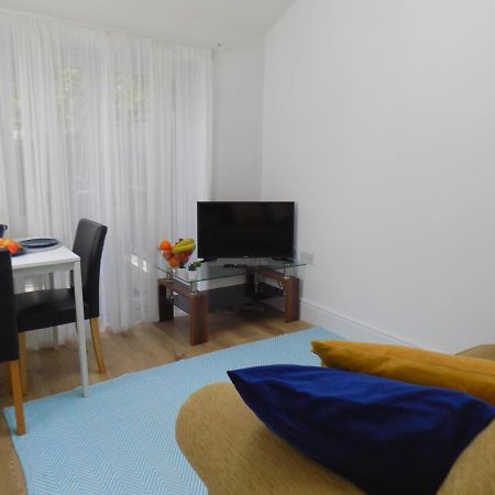 Villa Mimosa 2 คาร์ดิฟฟ์ ภายนอก รูปภาพ