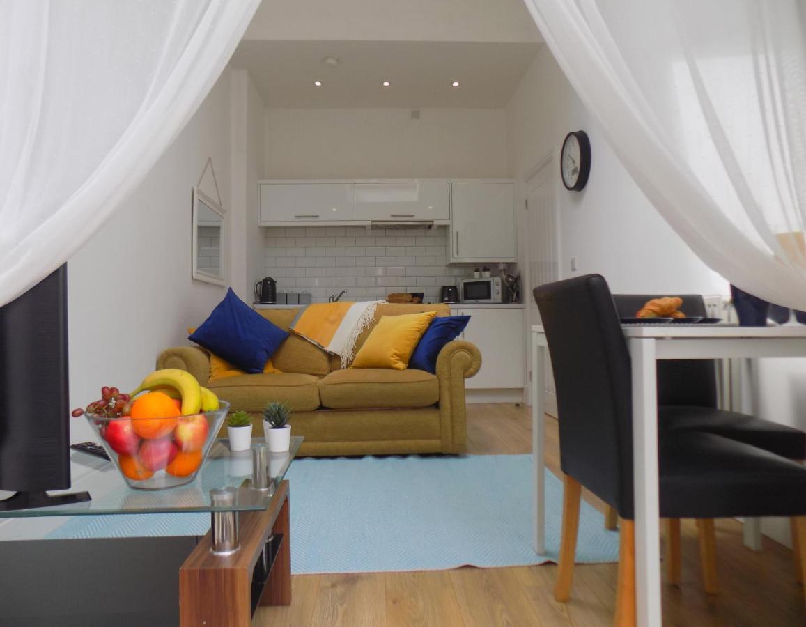 Villa Mimosa 2 คาร์ดิฟฟ์ ภายนอก รูปภาพ