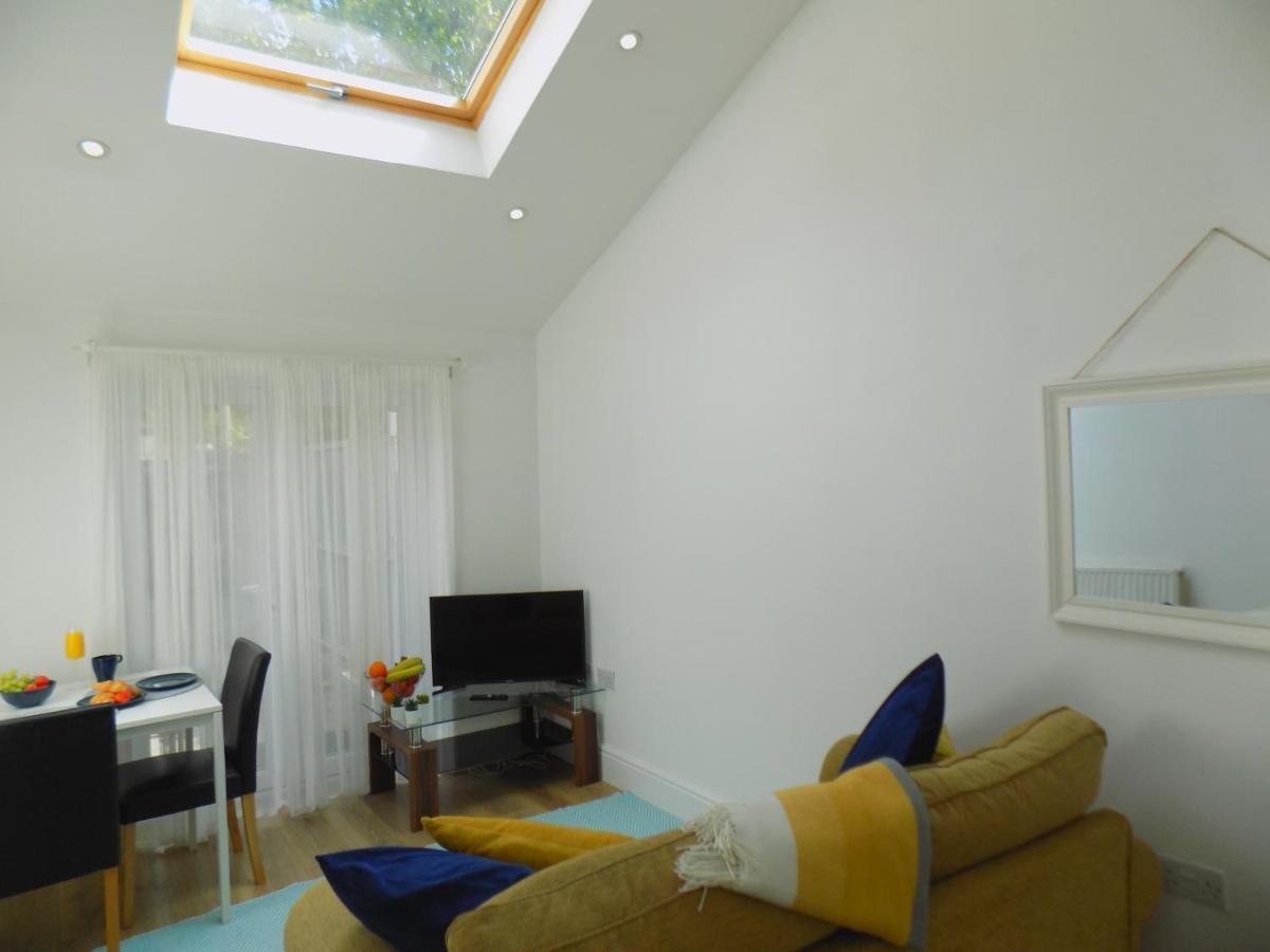 Villa Mimosa 2 คาร์ดิฟฟ์ ภายนอก รูปภาพ