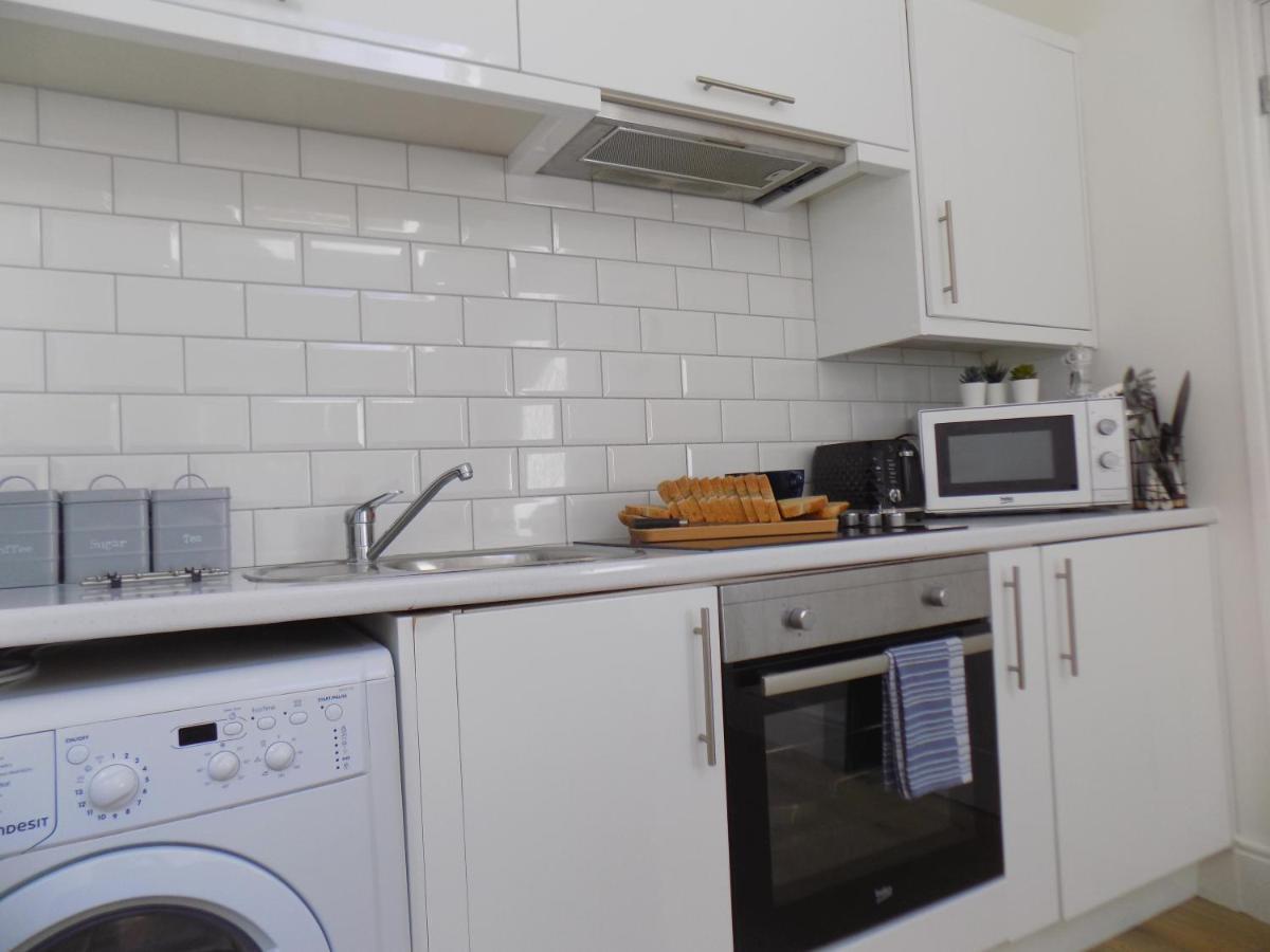 Villa Mimosa 2 คาร์ดิฟฟ์ ภายนอก รูปภาพ